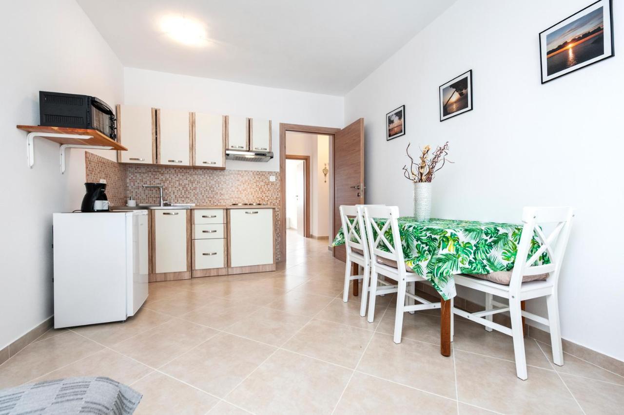 Apartments Vinko Ρόβινι Εξωτερικό φωτογραφία